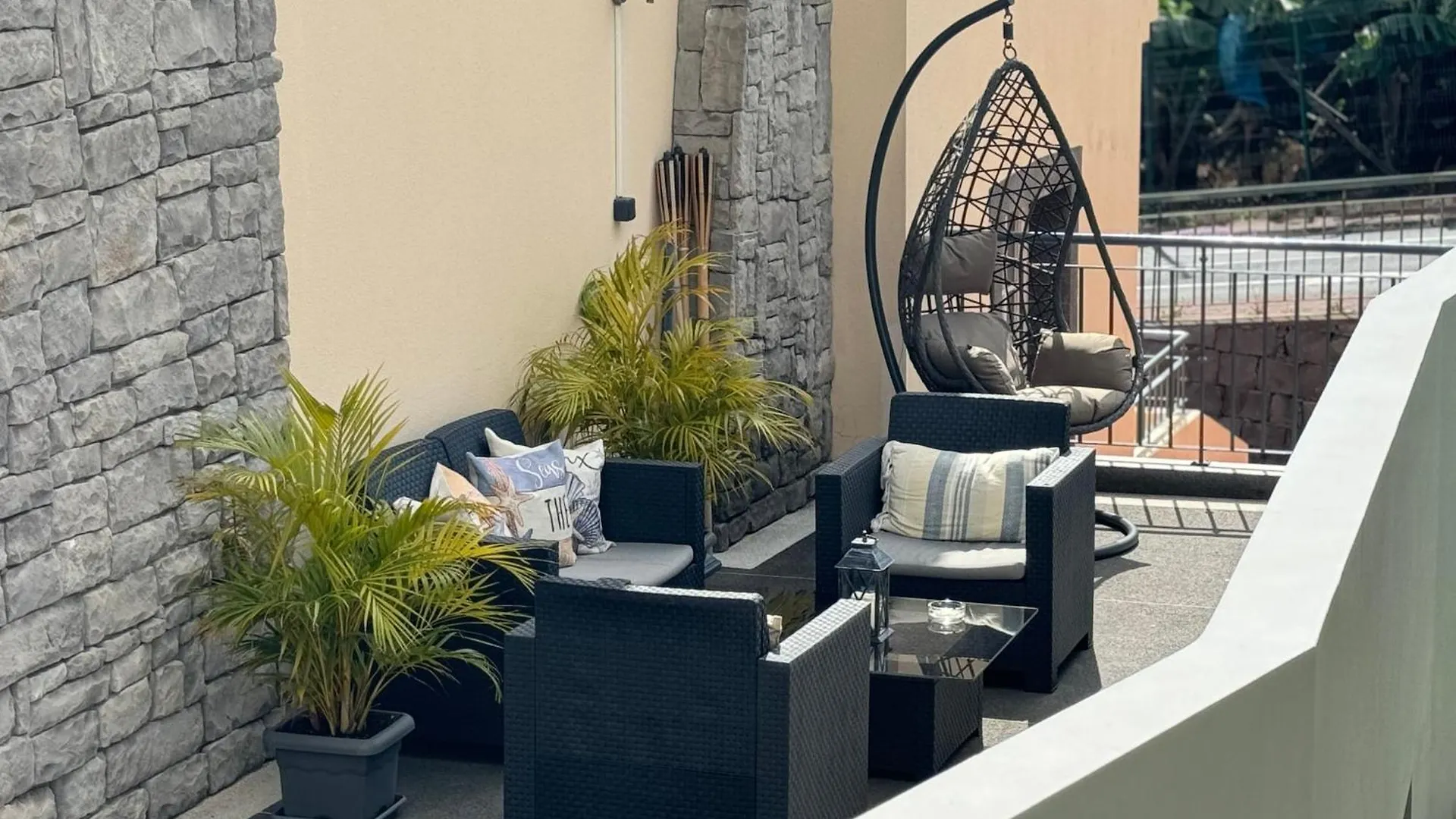 Alforra Residence 1-T2-Centro-Praias-Levadas Camara de Lobos