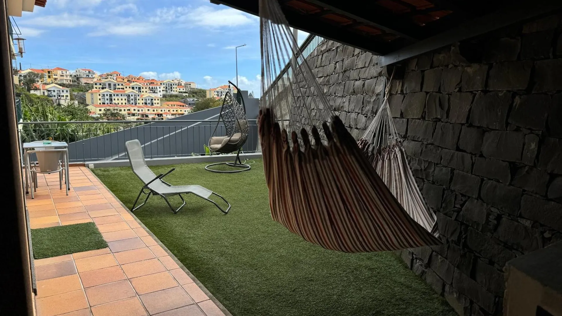 Alforra Residence 1-T2-Centro-Praias-Levadas Camara de Lobos 0*,